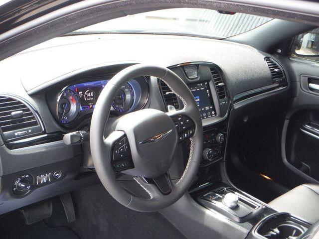 2022 Chrysler 300 S 2022 Chrysler 300 S
