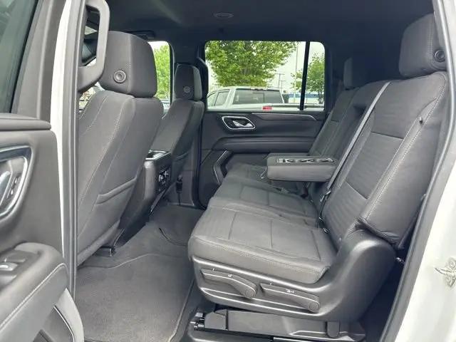 2022 Chevrolet Suburban 4WD LS