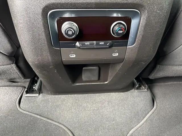 2022 Chevrolet Suburban 4WD LS