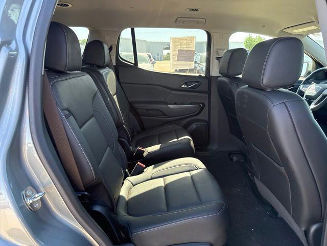 2023 GMC Acadia AWD SLT