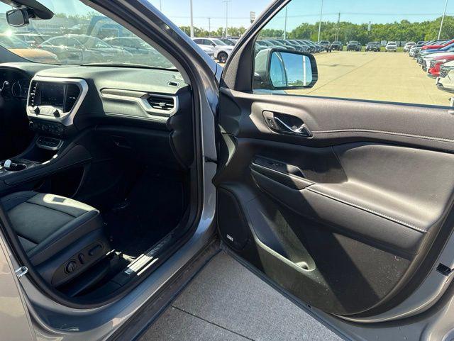 2023 GMC Acadia AWD SLT