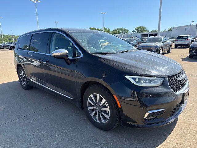 2023 Chrysler Pacifica Hybrid Limited for sale in Fort Madison, IA