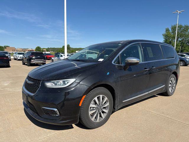 2023 Chrysler Pacifica Hybrid Limited