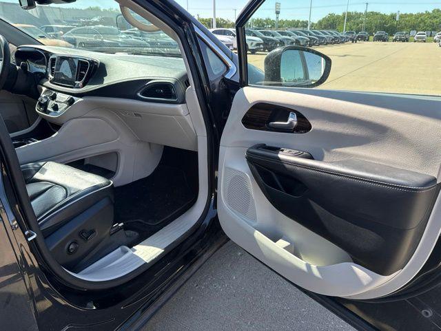 2023 Chrysler Pacifica Hybrid Limited