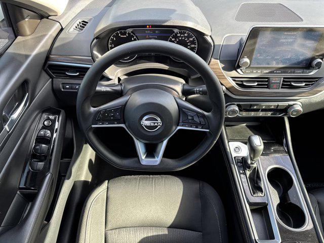 2023 Nissan Altima SV FWD