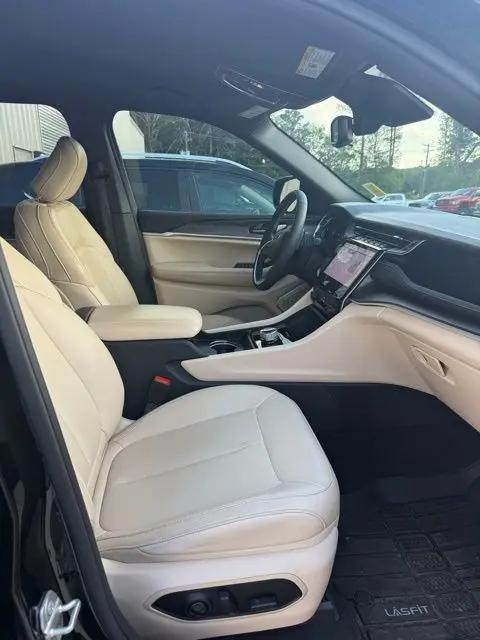 2023 Jeep Grand Cherokee L Limited 4x2