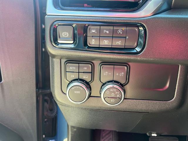 2025 GMC Yukon XL 4WD Elevation