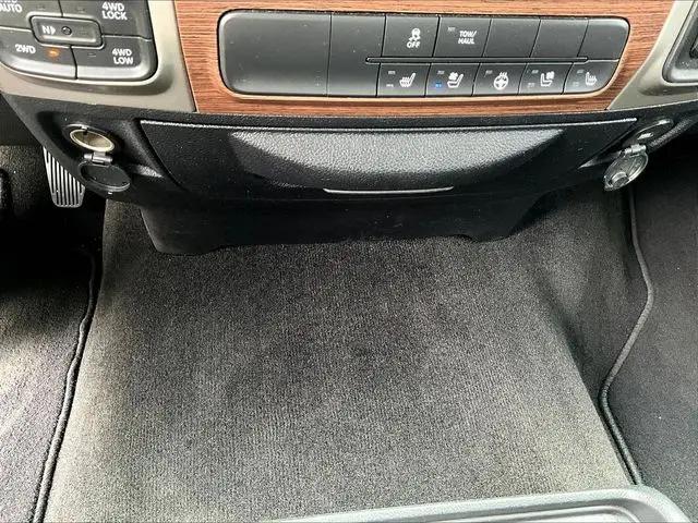 2017 Ram 1500 Laramie Crew Cab 4x4 5'7" Box