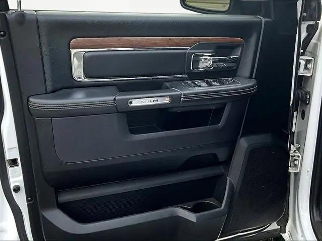 2017 Ram 1500 Laramie Crew Cab 4x4 5'7" Box