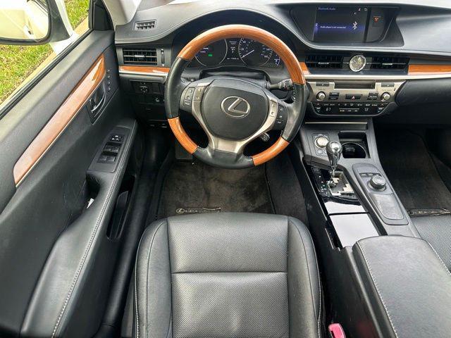 2015 Lexus ES 300h Base