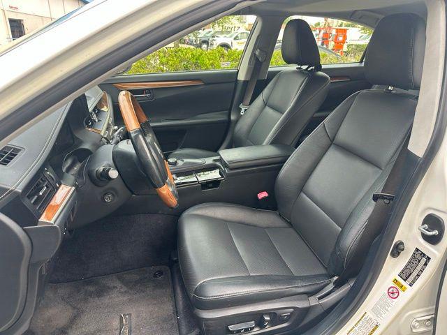 2015 Lexus ES 300h Base