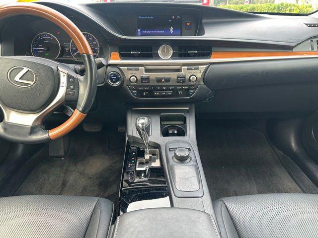 2015 Lexus ES 300h Base