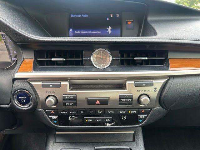 2015 Lexus ES 300h Base