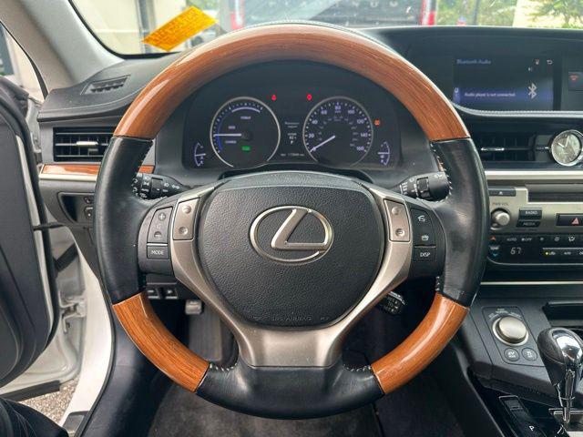 2015 Lexus ES 300h Base