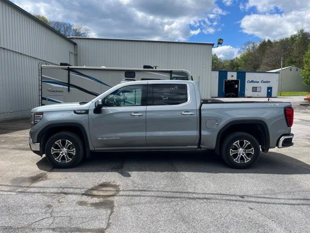 2025 GMC Sierra 1500 4WD Crew Cab Short Box SLT