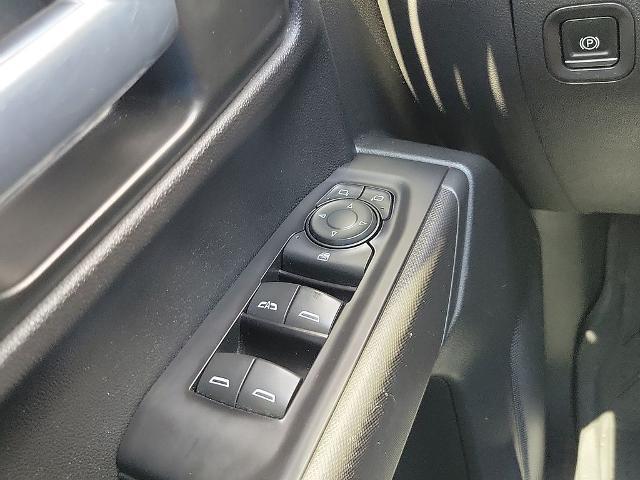 2021 Chevrolet Silverado 1500 2WD Crew Cab Short Bed Custom