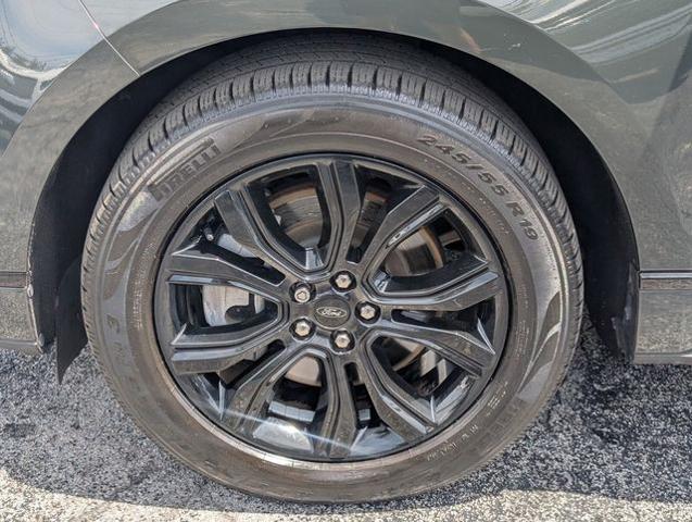 2022 Ford Edge SE