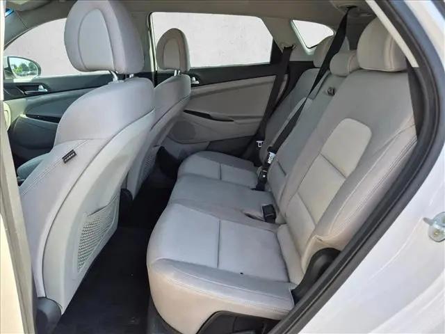 2016 Hyundai Tucson SE