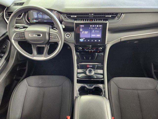 2023 Jeep Grand Cherokee L Laredo 4x4
