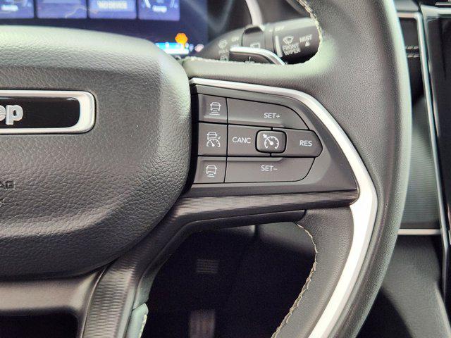 2023 Jeep Grand Cherokee L Laredo 4x4