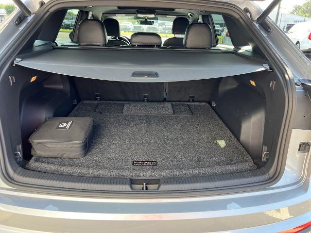 2022 Volkswagen Atlas Cross Sport 2.0T SE w/Technology