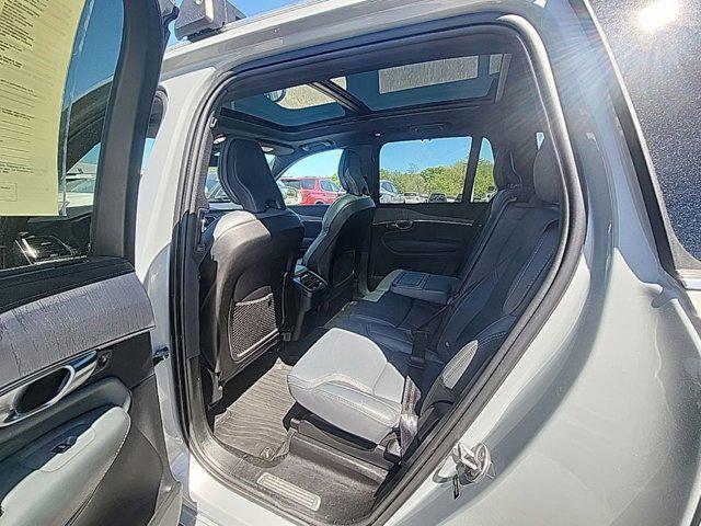 2024 Volvo XC90 B6 Ultimate Bright Theme 7-Seater