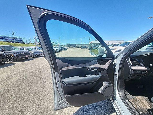 2024 Volvo XC90 B6 Ultimate Bright Theme 7-Seater
