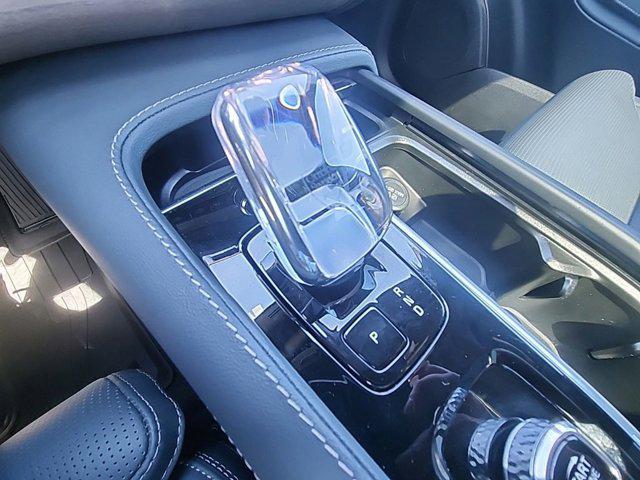 2024 Volvo XC90 B6 Ultimate Bright Theme 7-Seater