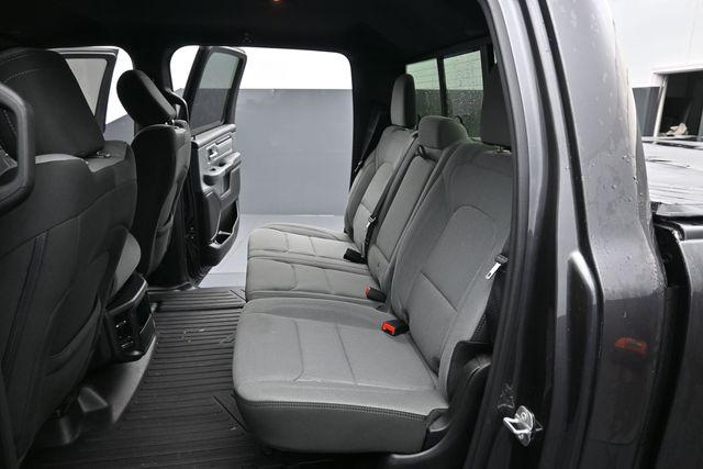 2022 Ram 1500 Big Horn Crew Cab 4x4 5'7" Box