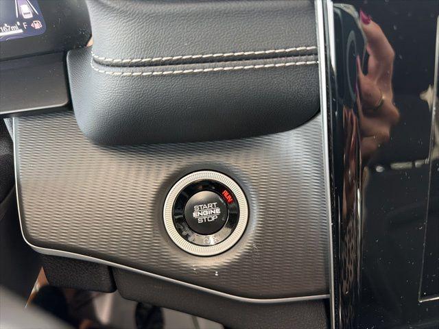 2024 Jeep Grand Cherokee Laredo 4x4