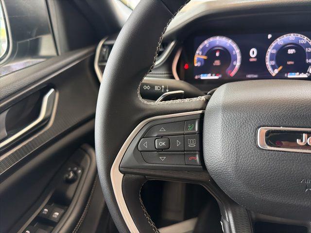 2024 Jeep Grand Cherokee Laredo 4x4