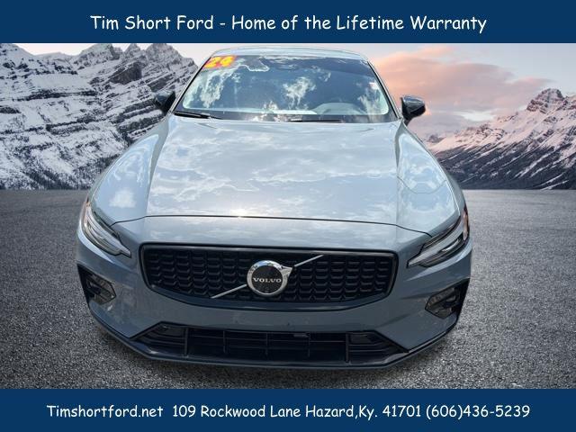 2024 Volvo S60 B5 Plus Dark Theme