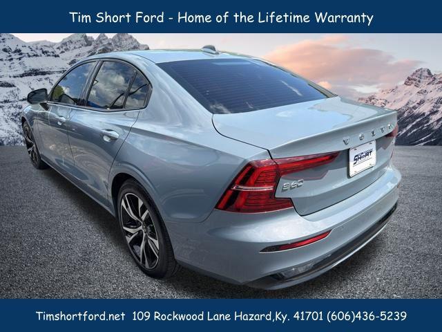 2024 Volvo S60 B5 Plus Dark Theme