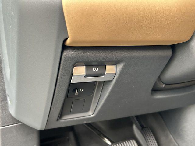 2026 Land Rover Defender P400 X-Dynamic SE