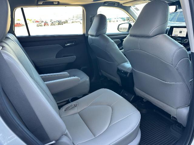 2024 Toyota Highlander Hybrid XLE
