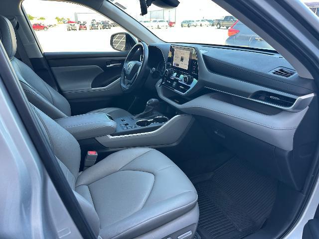 2024 Toyota Highlander Hybrid XLE