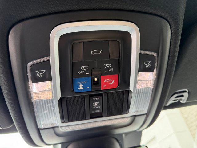 2023 Ram 1500 Laramie Crew Cab 4x4 5'7" Box