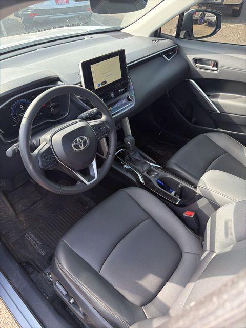 2025 Toyota Corolla Cross XLE