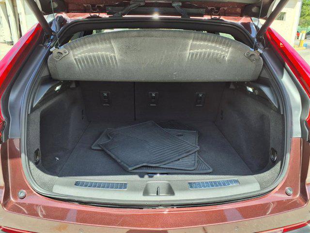 2023 Cadillac XT4 FWD Premium Luxury