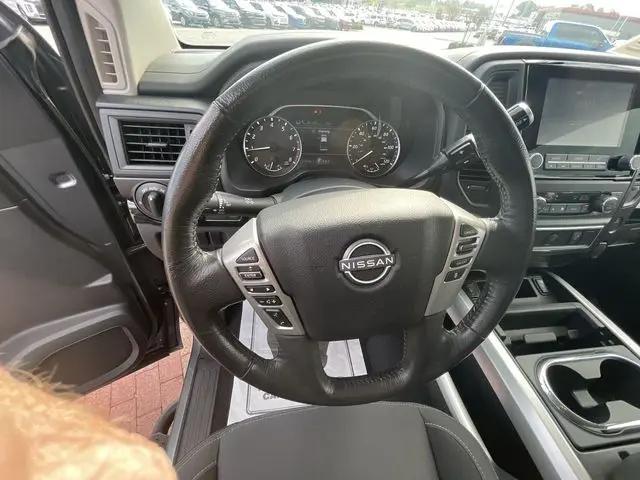 2023 Nissan Titan Crew Cab SV 4x2
