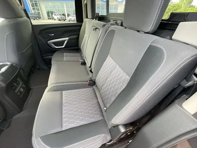 2023 Nissan Titan Crew Cab SV 4x2
