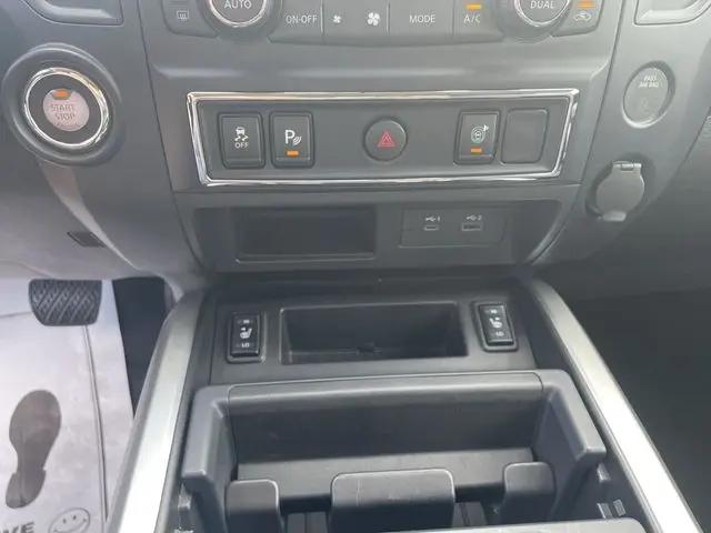 2023 Nissan Titan Crew Cab SV 4x2
