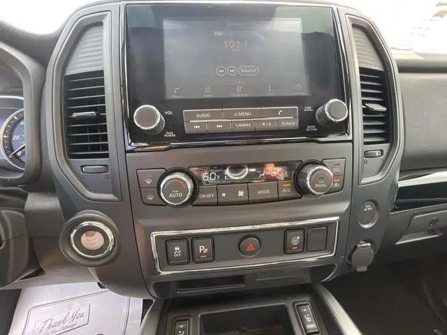 2023 Nissan Titan Crew Cab SV 4x2