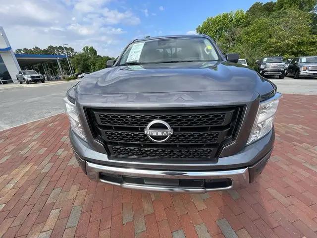 2023 Nissan Titan Crew Cab SV 4x2