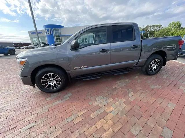 2023 Nissan Titan Crew Cab SV 4x2