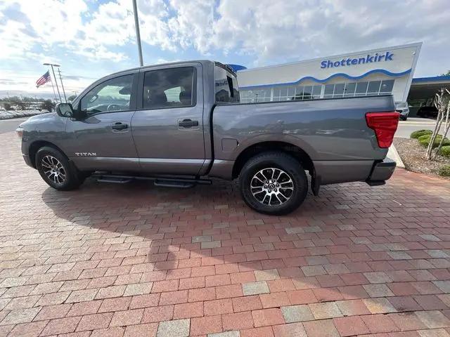 2023 Nissan Titan Crew Cab SV 4x2