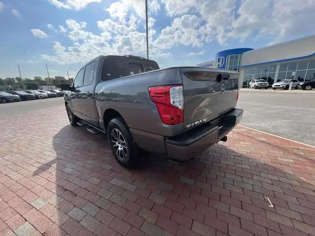 2023 Nissan Titan Crew Cab SV 4x2