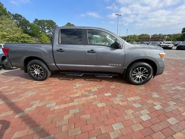 2023 Nissan Titan Crew Cab SV 4x2