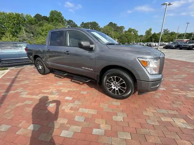 2023 Nissan Titan Crew Cab SV 4x2