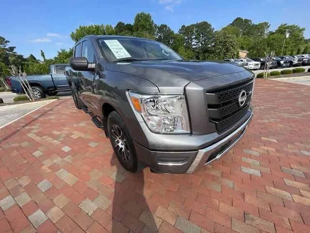 2023 Nissan Titan Crew Cab SV 4x2